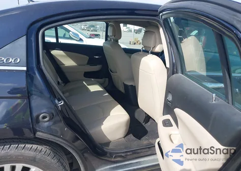 2011 Chrysler 200 Limited z USA, uszkodzony, nr VIN 1C3BC2FG6BN547039